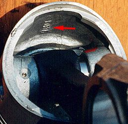 Рис. 7. Обозначение завода производителя (УЗАМ)